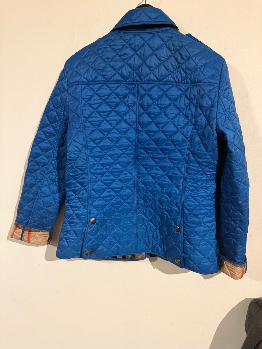 ❌SOLD❌ Burberry Blue Quilted Women's Puffer Jacket - Picture 2 of 6